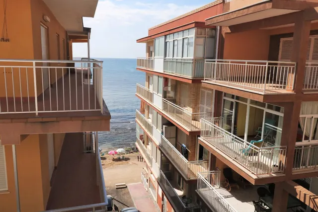 PRECIOSO ÁTICO REFORMADO CON VISTAS AL MAR - ZONA PLAYA NAUF - foto 3