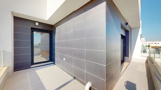 Amplia VILLA de nueva construcción con piscina privada en San Pedro del Pinatar — 17