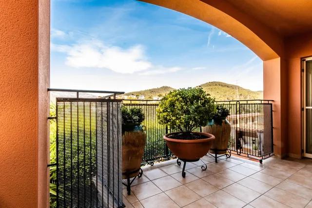 PRECIOSA CASA DE LUXE A LA ZONA DE L'ESGLÉSIA — 35