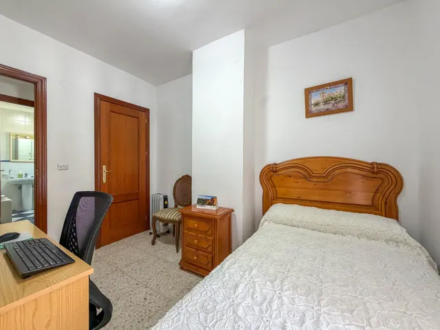Casa independiente en la entrada de Pinos Genil. (A 10 minutos de Granada) — 21