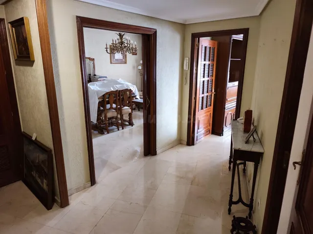 Piso exterior en buen edificio junto a Avda. Gran Capitán — 4