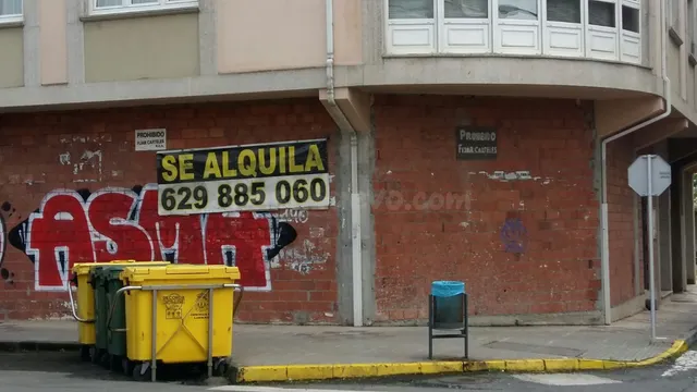 Se alquila bajo en el centro de A Laracha - foto 2