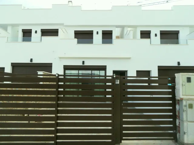 Modernas casas adosadas y pareadas en Pilar de la Horadada — 48