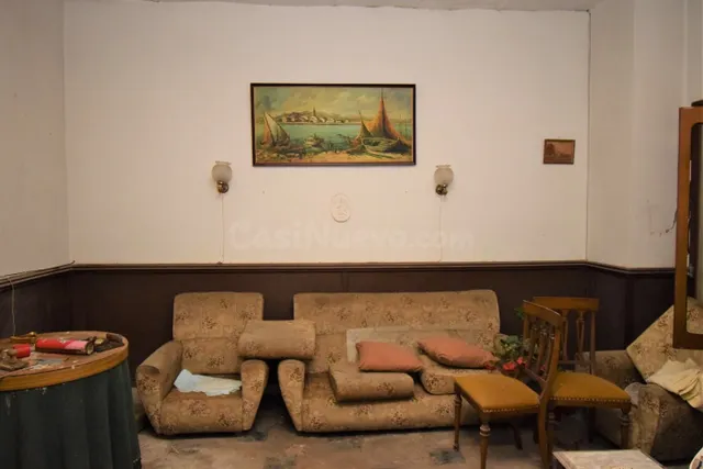 Casa de pueblo para reformar con dos accesos y gran potencia - foto 2