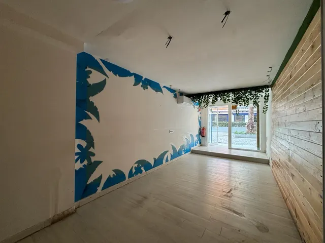 LOCAL EN AVD DE LOS BAÑOS - PLAYAFELS — 6