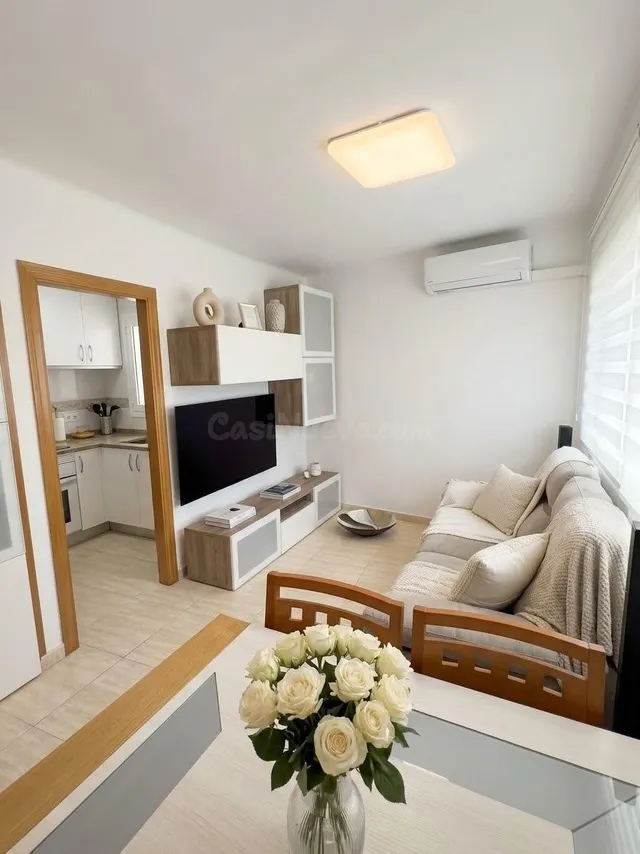 Acogedor Piso Reformado en La Prosperitat, Barcelona - €245,