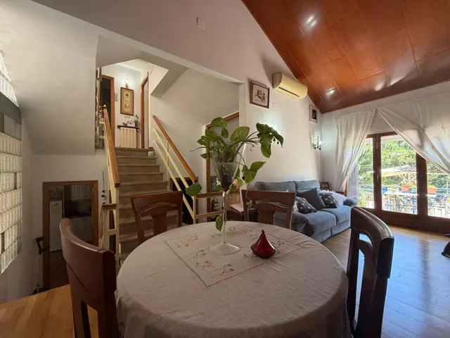Casa de 5 habitaciones con garaje para 2 coches, terraza y aire acondicionado – lista para entrar a vivir — 12