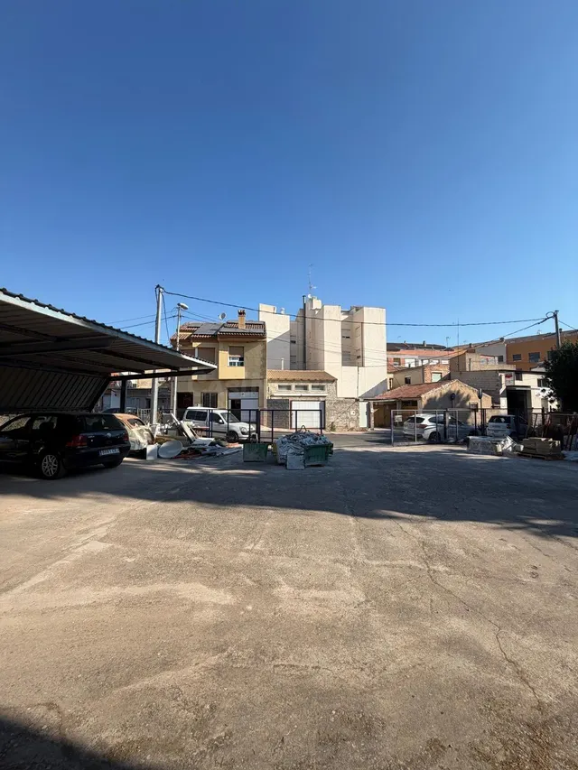 ¡Gran Oportunidad! Nave industrial con excelentes accesos y  - foto 4