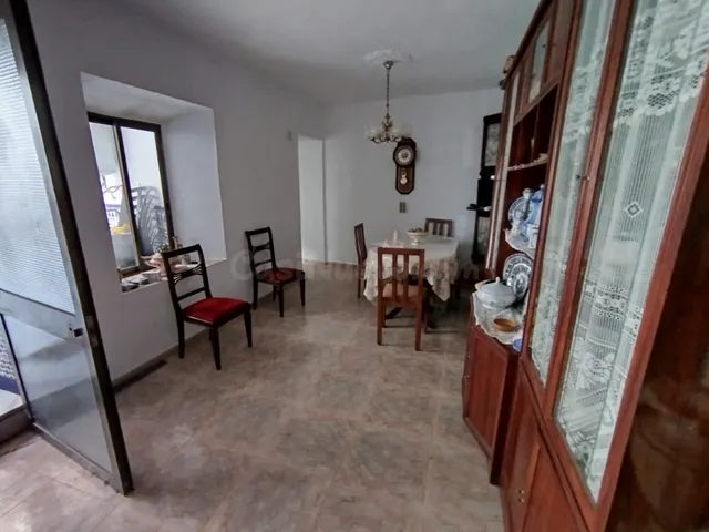 CASA DE 5 DORMITORIOS EN EL CENTRO DE VELEZ - foto 3