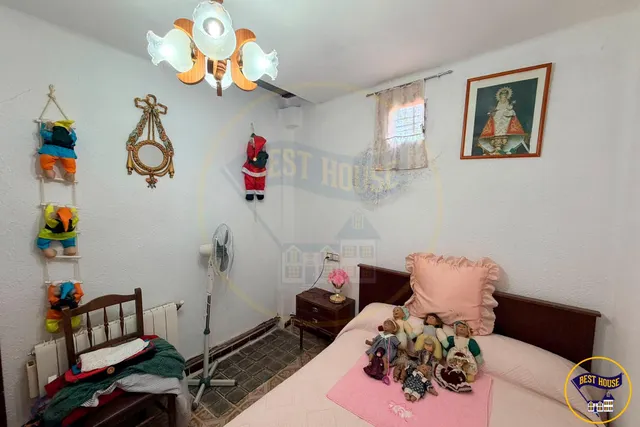 CASA INDEPENDIENTE EN VENTA EN ENGUIDANOS — 28