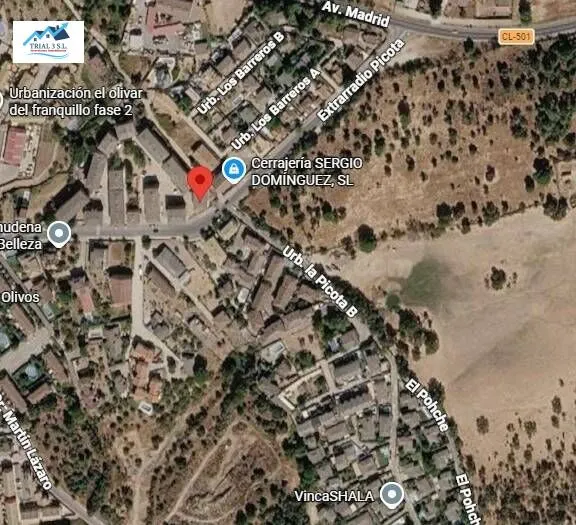 Venta de piso en La Adrada. — 2