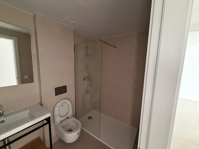 Cuenta con zonas comunes pensadas para el disfrute y la relajación: piscina para adultos, gastrojardín, un gimnasio completo y un spa con sauna. — 14