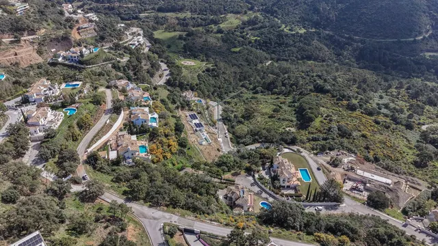 Terreno de 2300 m2 en Benahavís con vistas al mar — 14