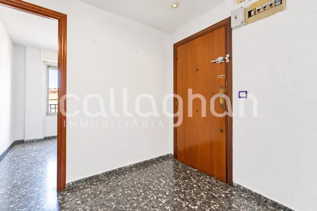 Piso con gran potencial de reforma en ruzafa – 4 habitaciones y 2 balcones — 16