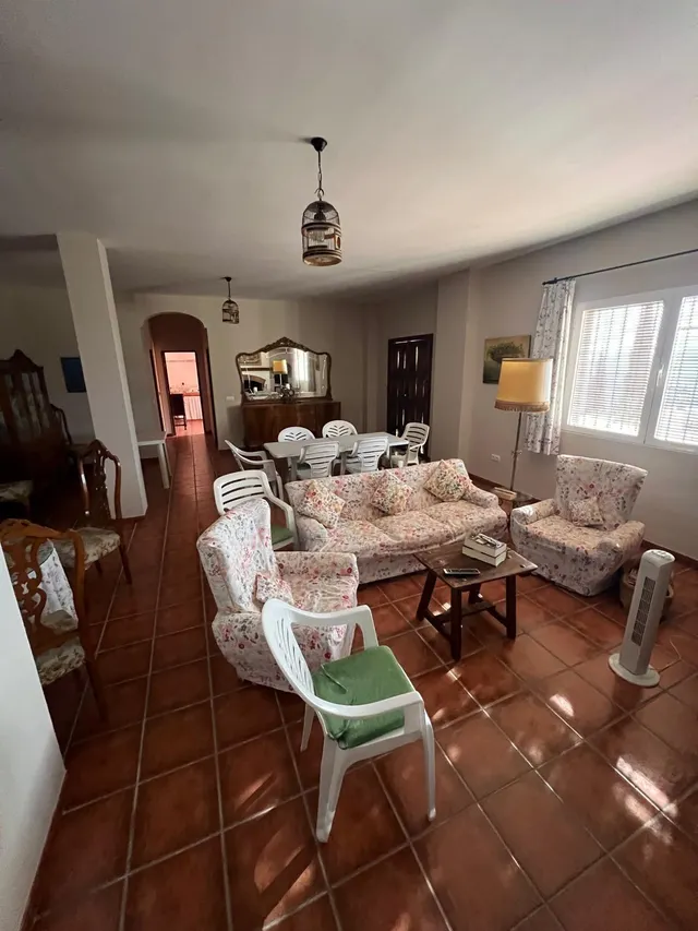 CHALET — 10