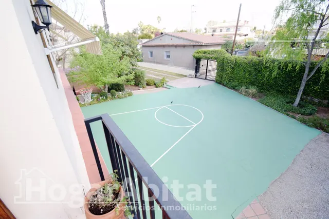 CHALET SEMINUEVO CON PISCINA, GARAJE, JARDIN Y TERRAZA — 25