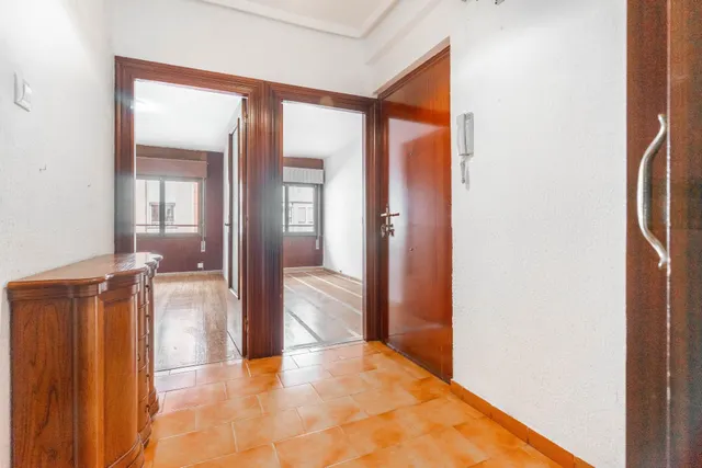 Piso de dos dormitorios con terraza y trastero en el coto, Gijón — 10
