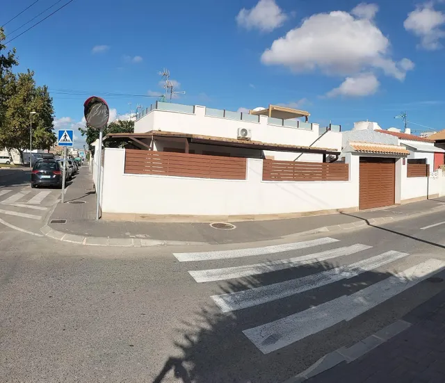 MAGNIFICO CHALET TOTALMENTE REFORMADO, IDEAL PARA PAREJAS, RODEADO DE TODOS LOS SERVICIOS — 48