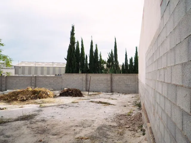 ¡solar urbano de 385 m2 en la estación, Novelda! — 2