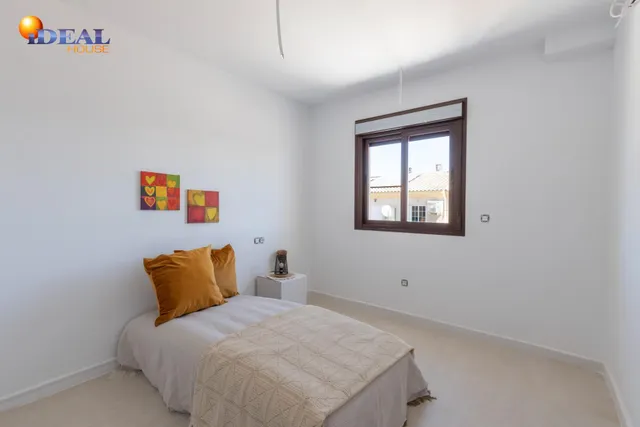Espectacular casa adosasa de obra nueva — 17