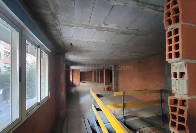 Local comercial 1800m² en venta - Parque del Lago - Peri 18 - foto 4