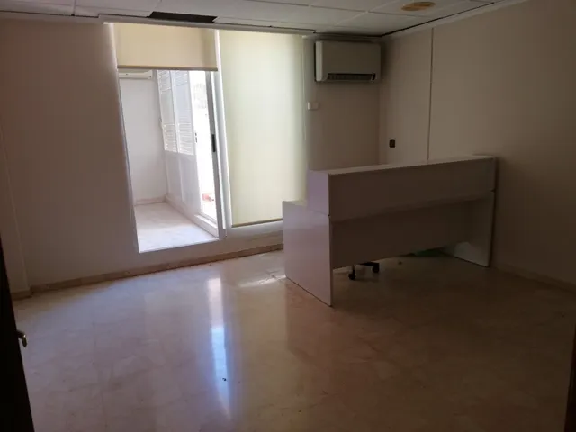 OFICINA EN CARRETAS. ACONDICIONADA. — 8