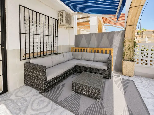 CASA ADOSADA DE 2 DORMITORIOS ORIENTADA AL SUR CON JARDÍN Y PISCINA PRIVADOS | TORREVIEJA — 20