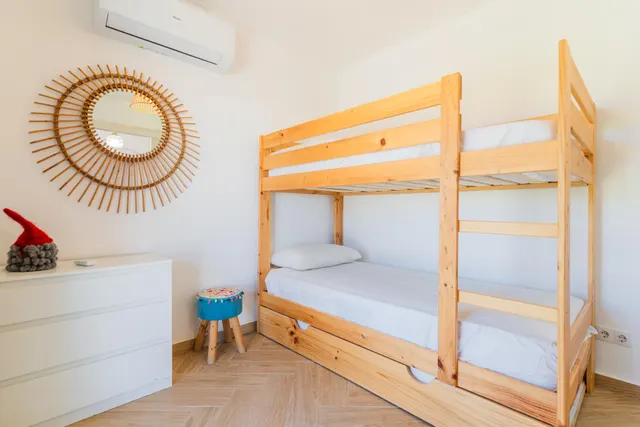 CHALET — 39