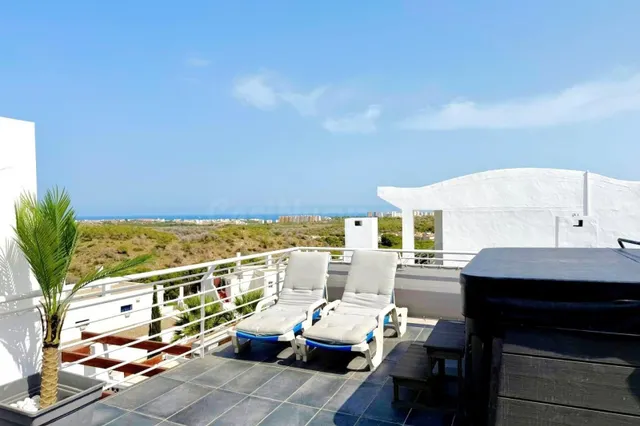Ático de lujo con vistas panorámicas, jacuzzi privado y gara - foto 2