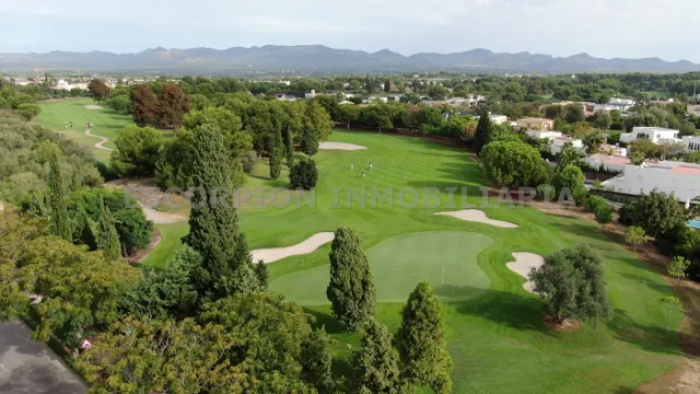 Promoción de obra nueva de dos viviendas unifamiliares en Torre en Conill con vistas al golf — 9