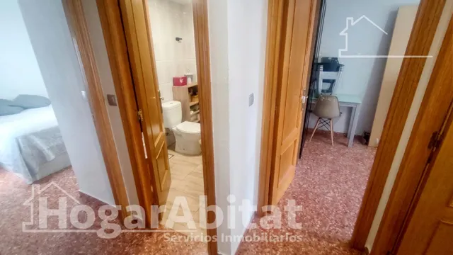 Amplitud y excelente estado en este luminoso piso reformado de 4 dormitorios con ascensor — 17