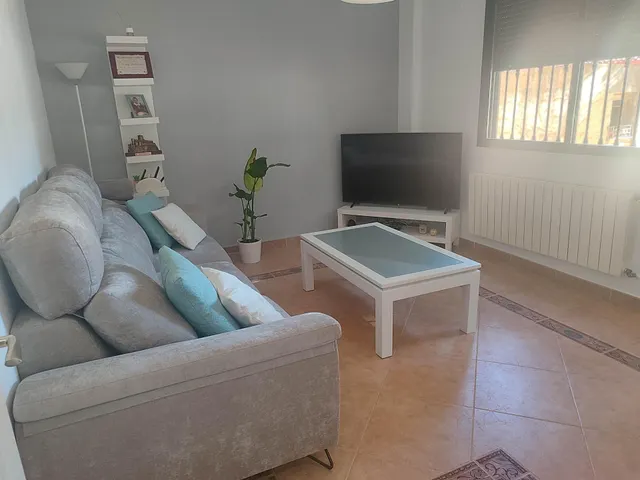 EXCELENTE UNIFAMILIAR CON VAROS AMBIENTES PARA LA FAMILIA — 7