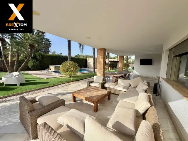 ESPECTACULAR CHALET DE 500 M2 CON PARCELA DE 2.030 M2 – MURC