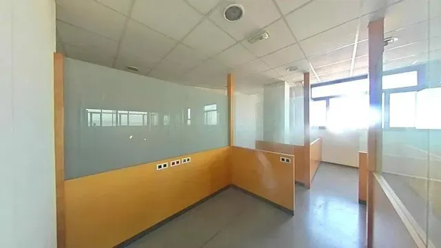 Local en venta en Calle de Gallecs — 7