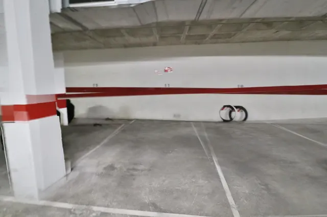 ¡Oportunidad única! Plaza de Garaje en la  Zona de Carrus , 1 de Mayo ! — 2
