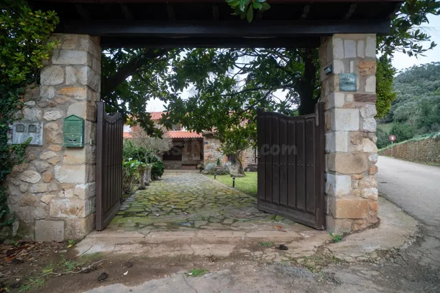 CASA CON TERRENO EN OREÑA - foto 4