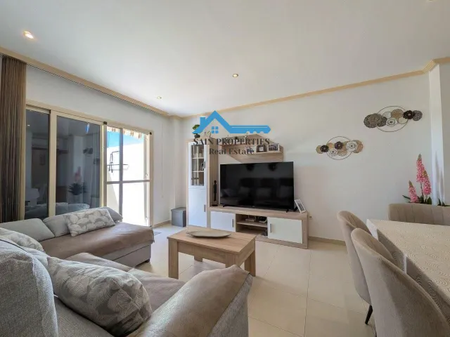 Amplio apartamento con gran terraza y piscina en Alfaz del Pi — 6
