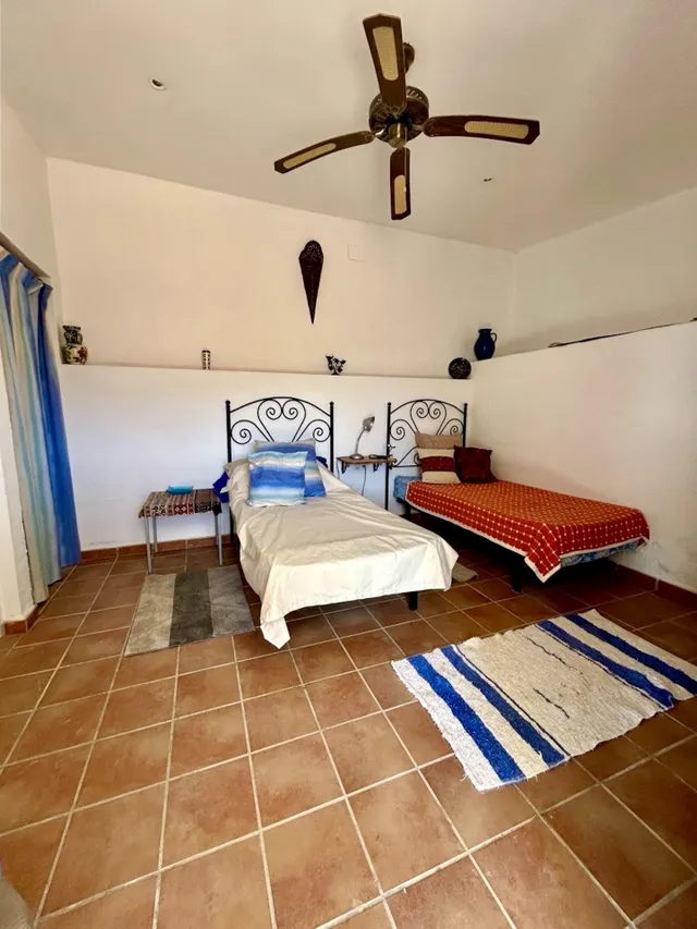Espectacular finca ecuestre de 32.000 m2 con varias viviendas y piscina en Álora — 16