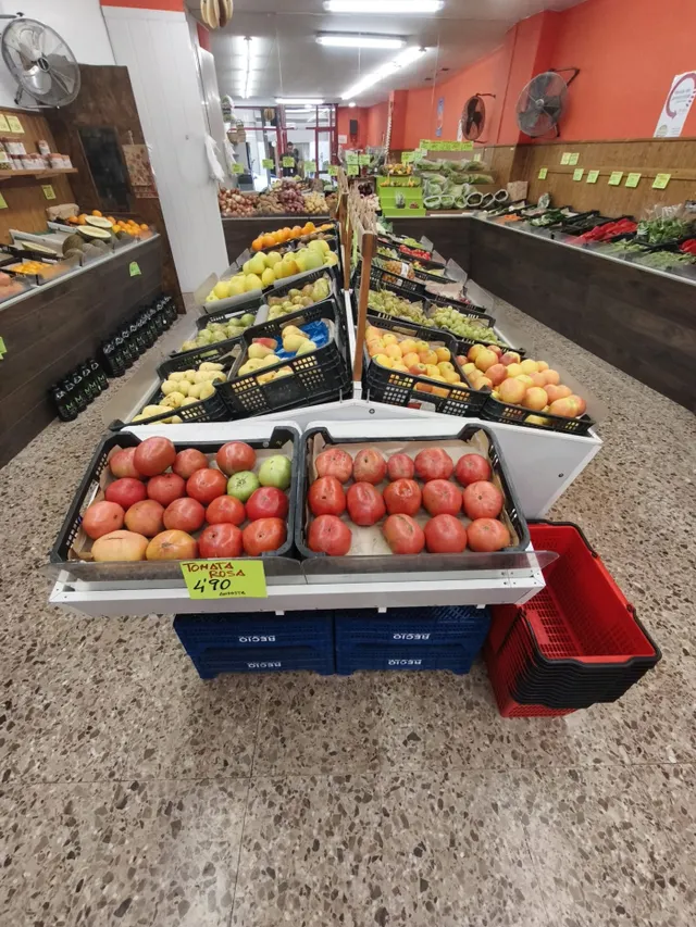 LOCAL COMERCIAL, ACTUALMENTE FRUTERÍA - foto 2