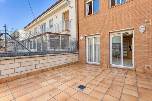 Espai, terrassa i garatge al centre de Vilanova del Cami — 3