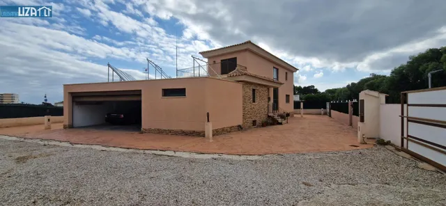 Espectacular Chalet de Lujo en la Exclusiva Urbanización Llop Mari — 28