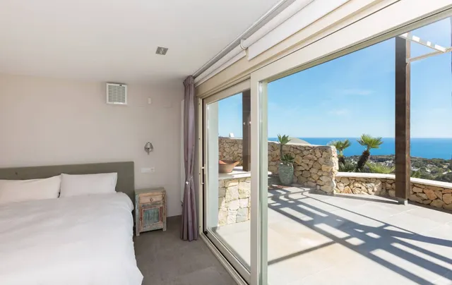 Villa Peñón. Villa con vistas panorámicas a la costa y orientación sur en venta en Benissa. — 15