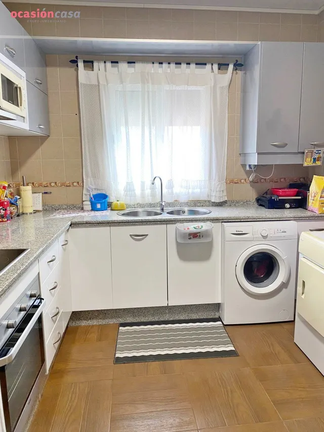 PARCELA DE 700 m2 , con 2 casas equipadas de cocina , habitaciones , baños ...! — 23
