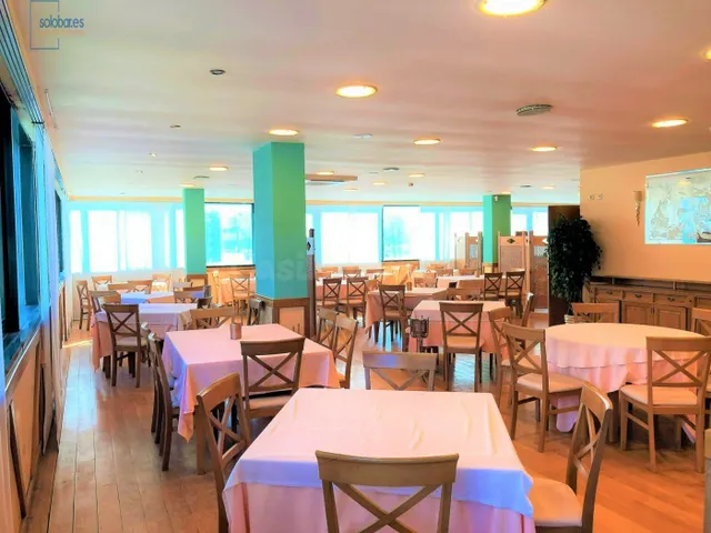 SOLOBAR VENDE O ALQUILA AMPLIO Y ELEGANTE RESTAURANTE EN LEI - foto 2