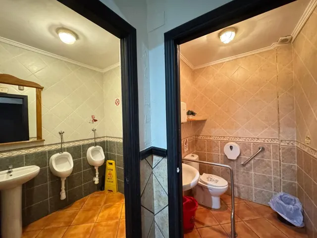 Local comercial 159m² en venta - Estacion de autobuses — 31