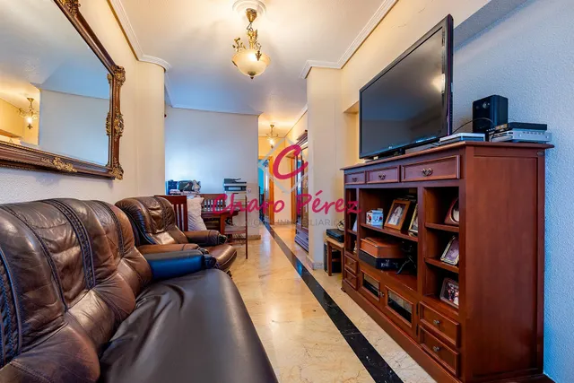 Vivienda en esquina lista para entrar a vivir en Aguadulce centro, zona Pedro Muñoz Seca. — 18