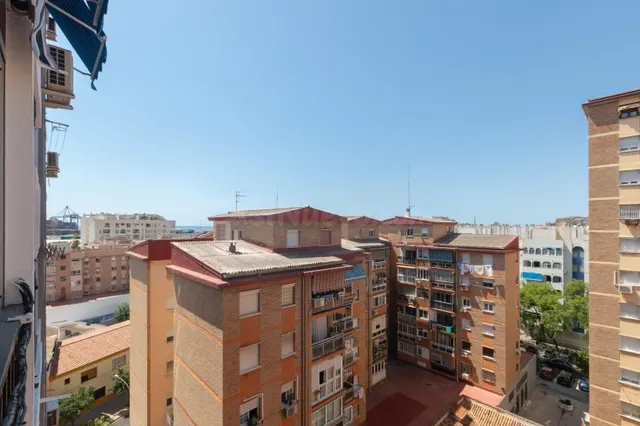 Amplio y luminoso piso en el corazón de Málaga — 3