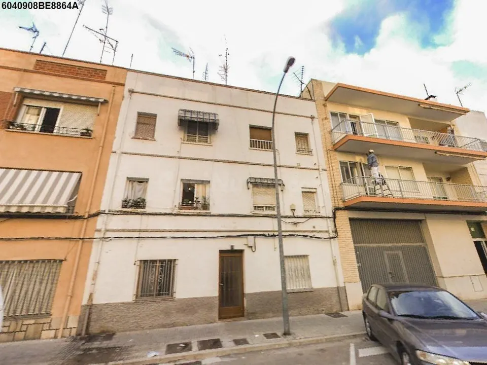 Se vende Vivienda ocupada ilegalmente en Vinaros