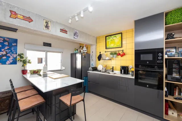 Piso Reformado en Zona Comercial y Universitaria de Granada - €330,000 — 6