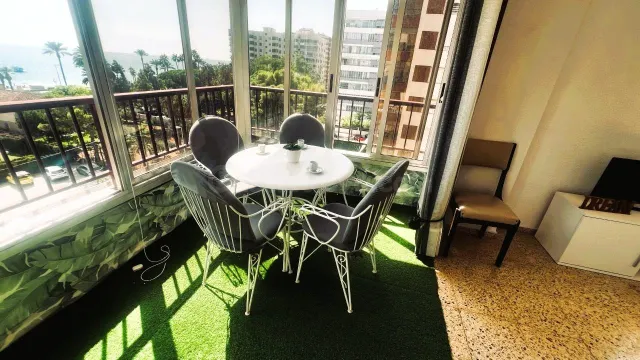 SE VENDE APARTAMENTO EN EXCLUSIVA REFORMADO CON MUY BUENAS V - foto 4